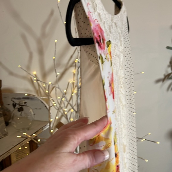 TeSera M Lace,floral,polkadot panels on this sleeveless dress/tunic.Fully lined - Picture 4 of 5